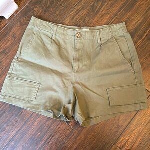 Green Urban Heritage Shorts